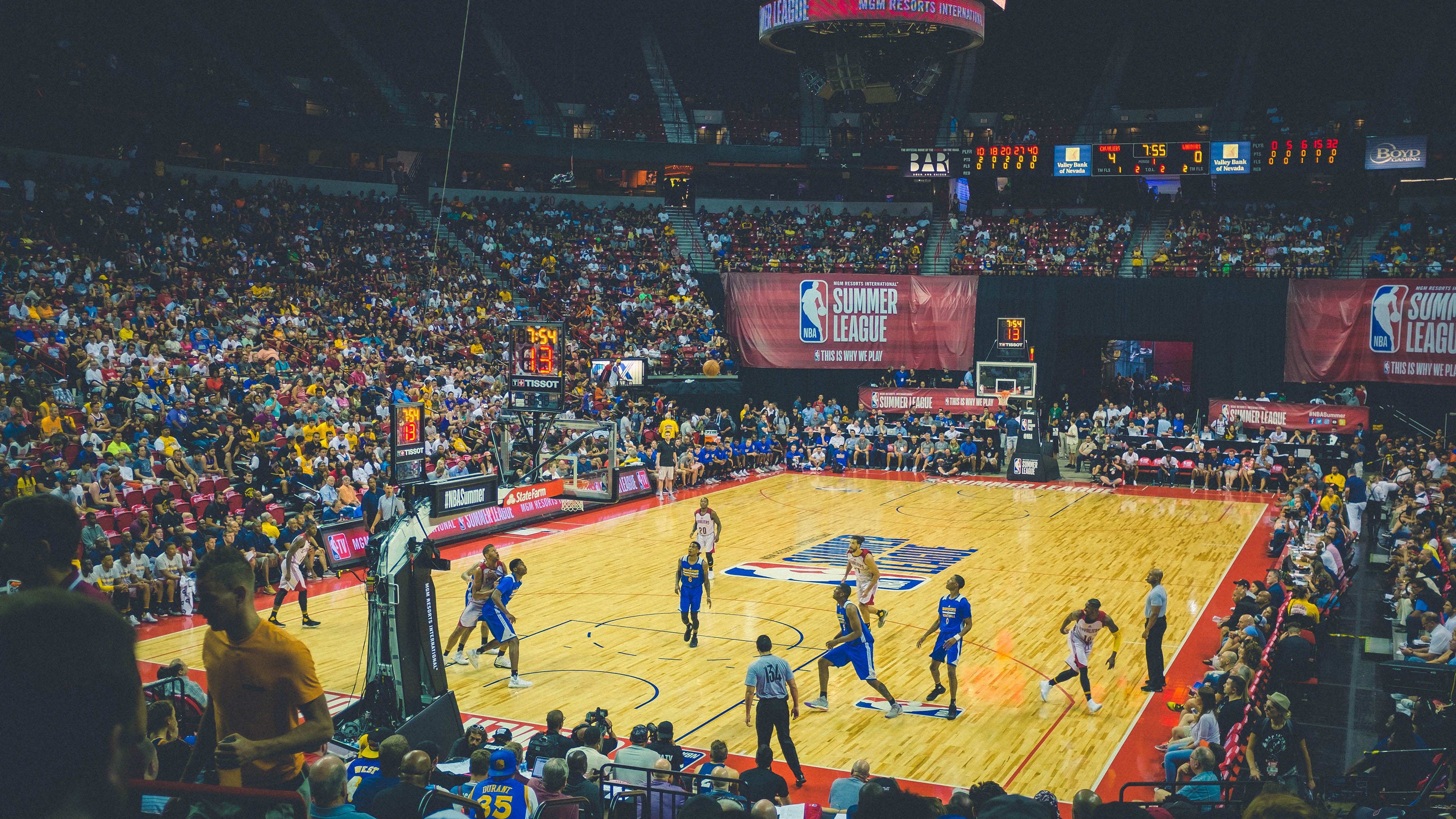 开云电竞登录入口-_红土之王归来：塞维利亚国际红土公开赛激烈角逐_，红土赛事有哪些