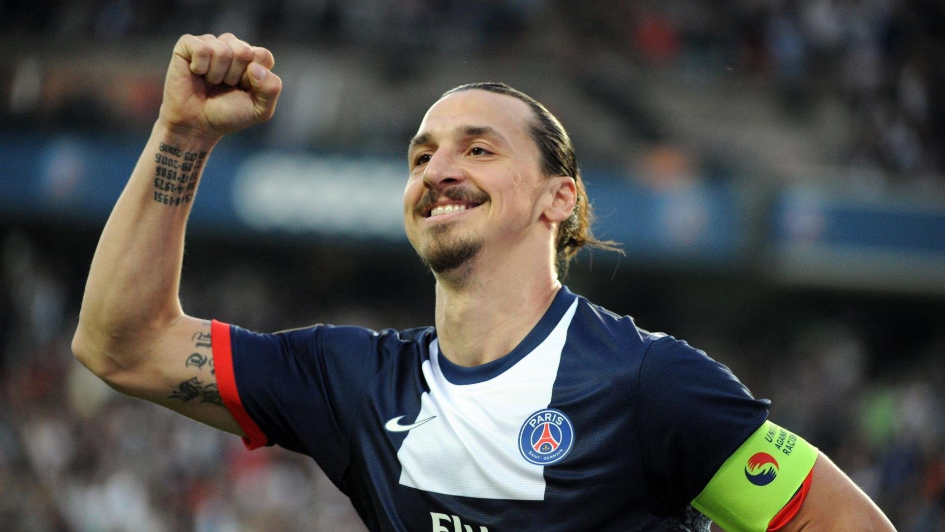 巴黎圣日尔曼正式官宣新援加盟，豪门再补强，巴黎圣日尔曼全队合照